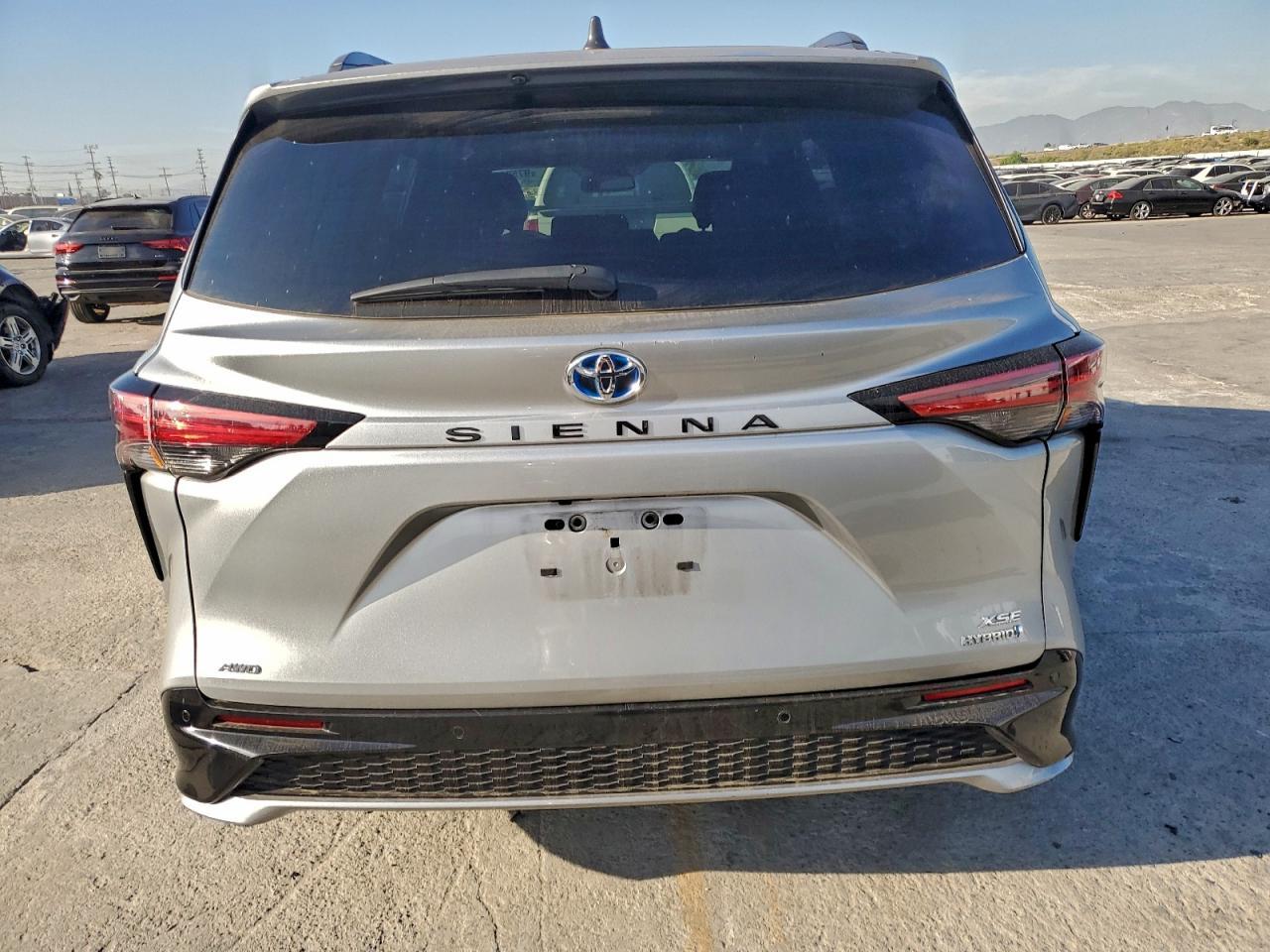 2024 Toyota Sienna Xse - Фото 6