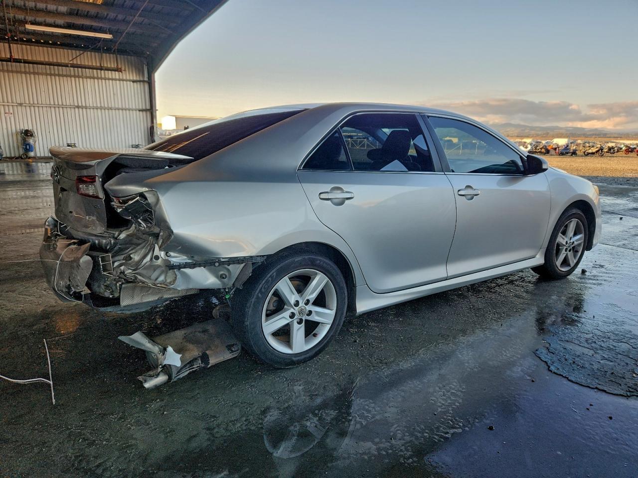 2012 Toyota Camry Base - Фото 3