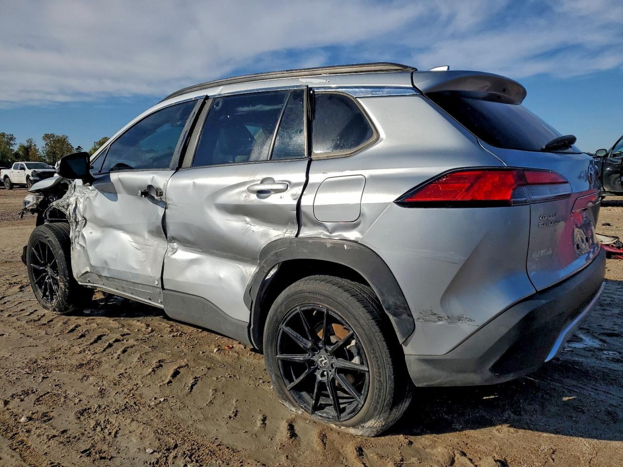 2023 Toyota Corolla Cross Xle - Фото 2