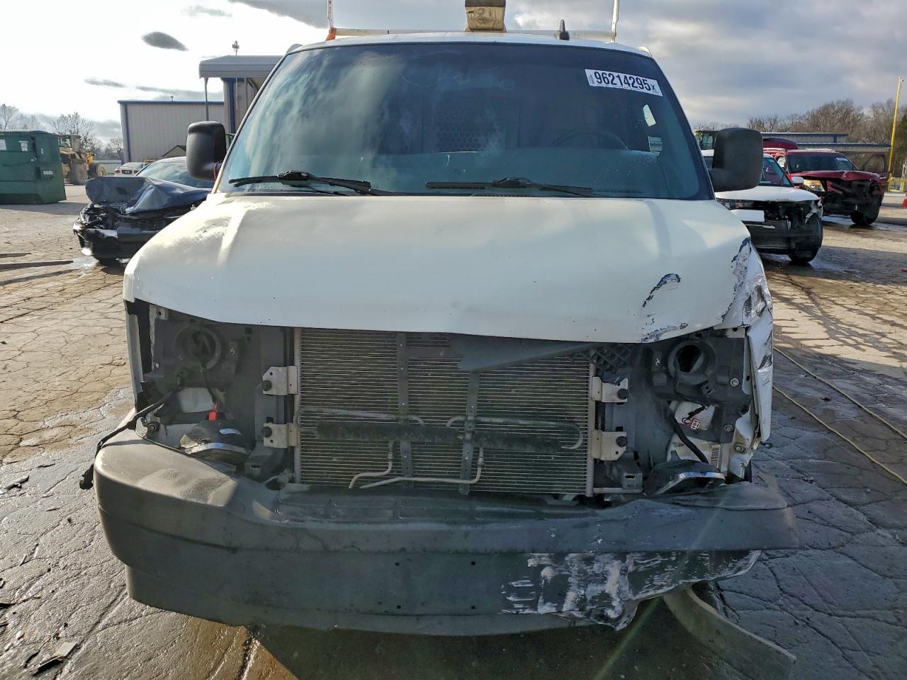 2017 Chevrolet Express G2500 - Фото 5