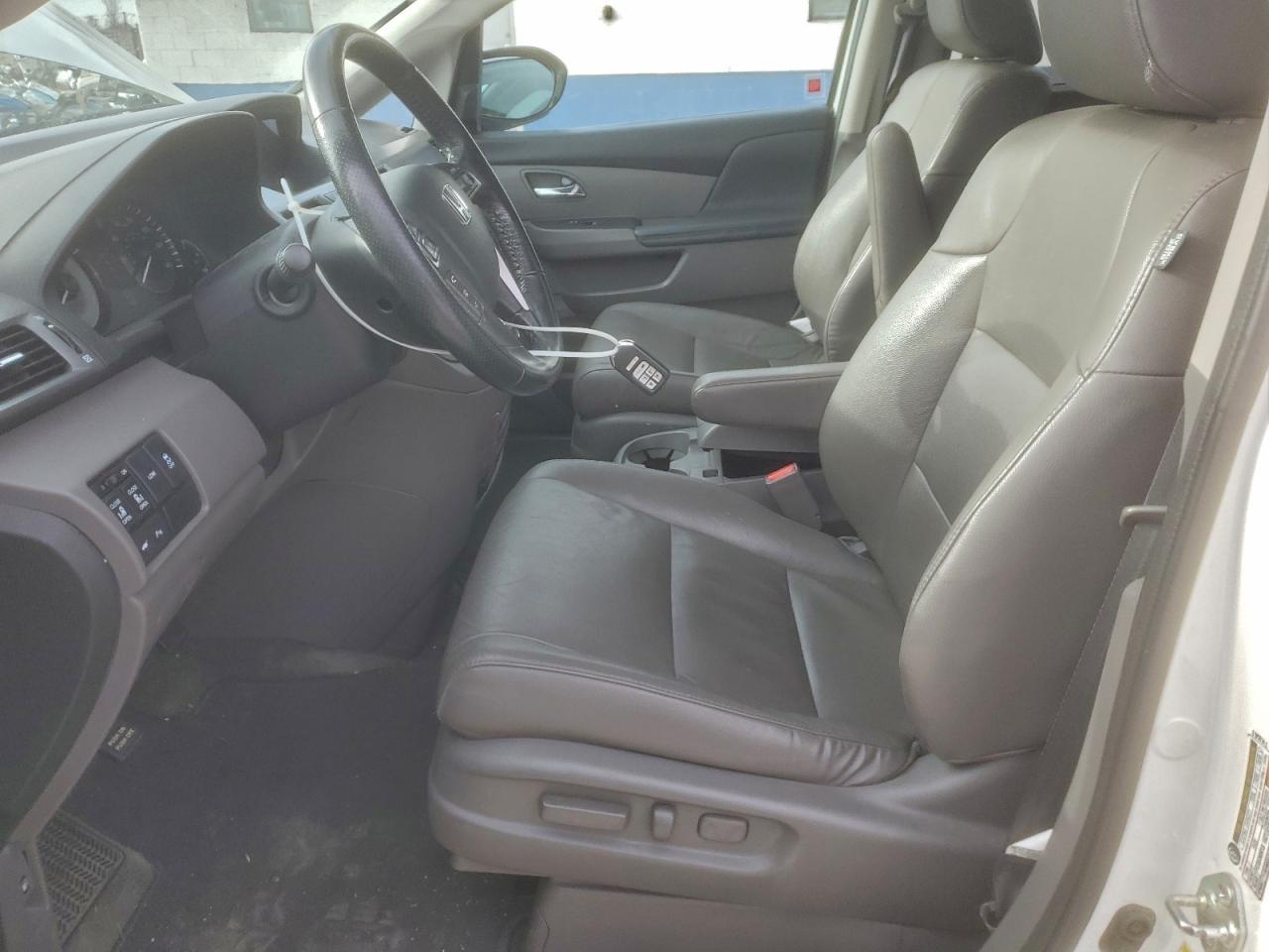 2015 Honda Odyssey Touring - Image 7