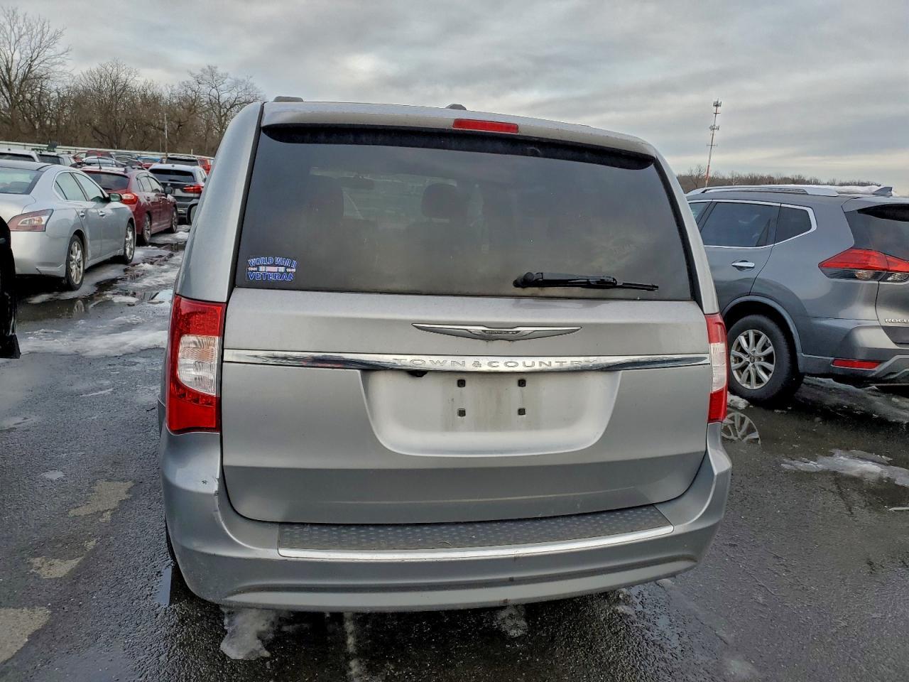 2013 Chrysler Town & Country Touring - Фото 6