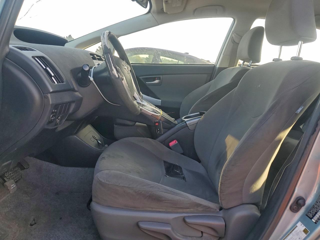 2013 Toyota Prius - Фото 7