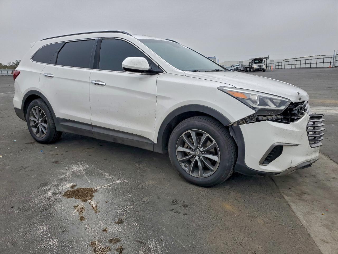 2017 Hyundai Santa Fe Se - Image 4