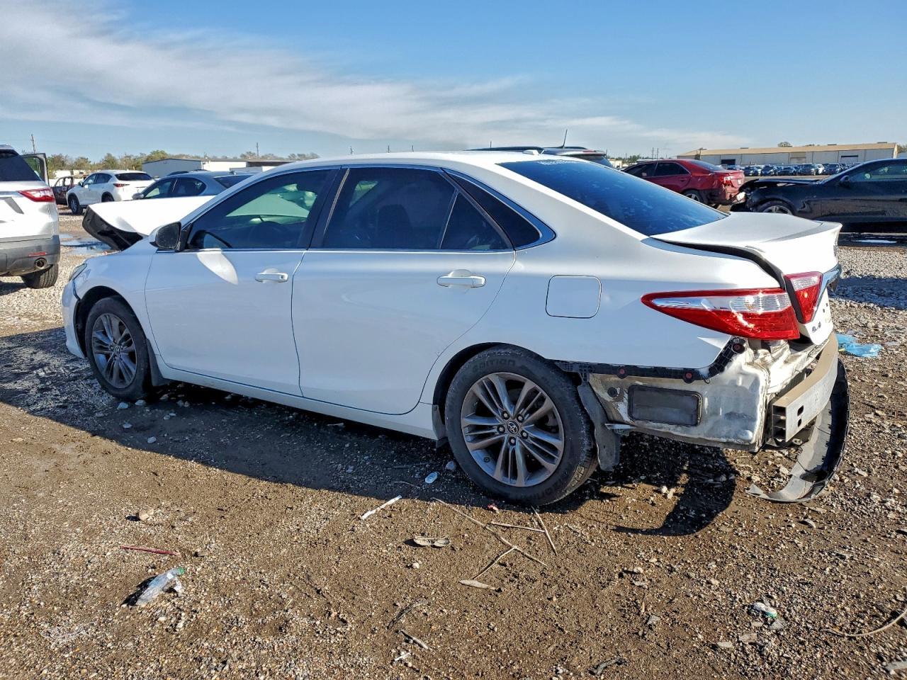 2015 Toyota Camry Le - Image 2