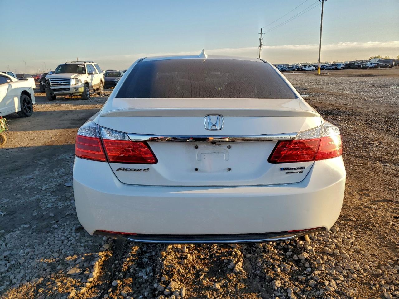 2015 Honda Accord Touring Hybrid - Фото 6