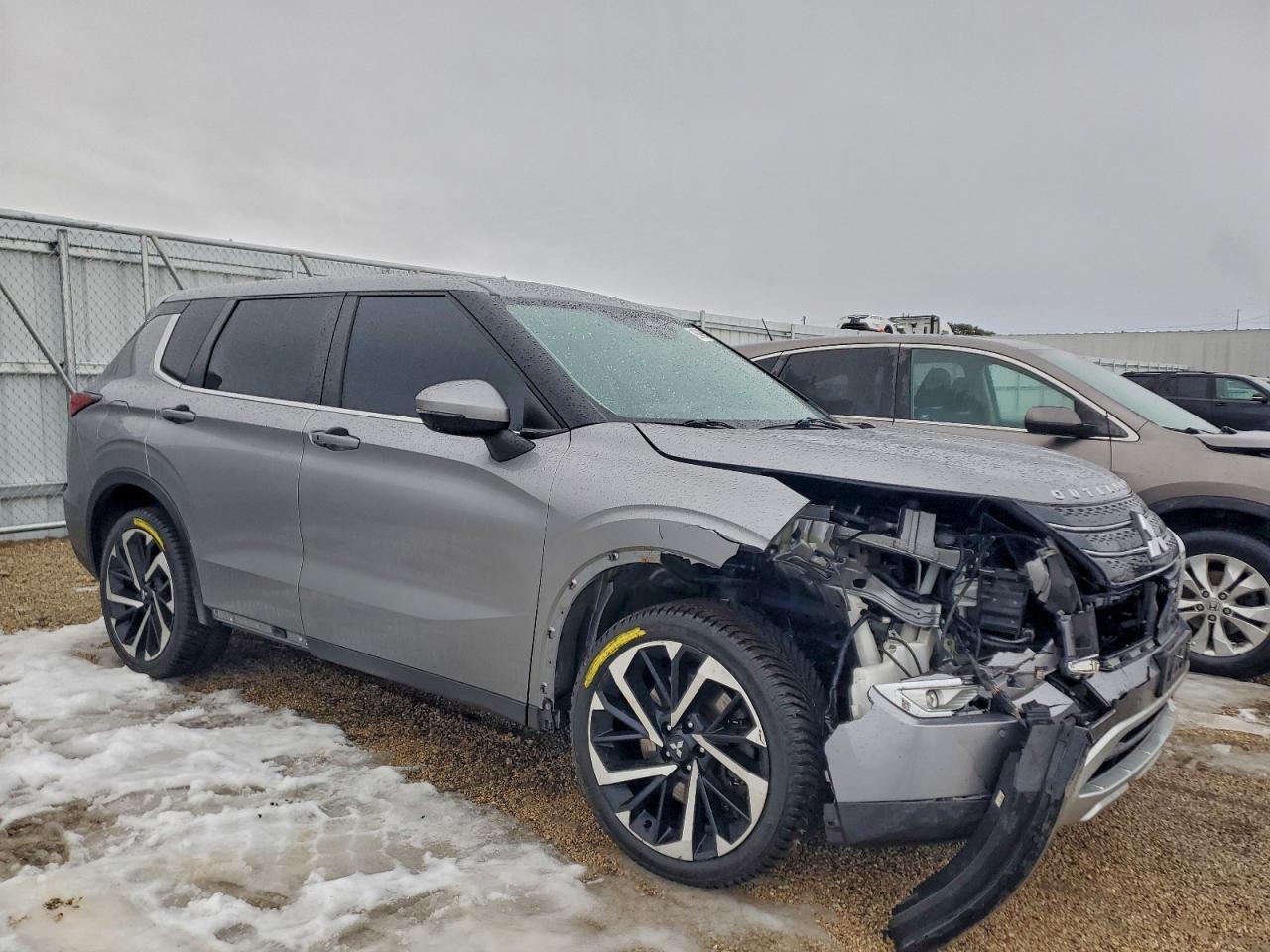 2022 Mitsubishi Outlander Se - Фото 4
