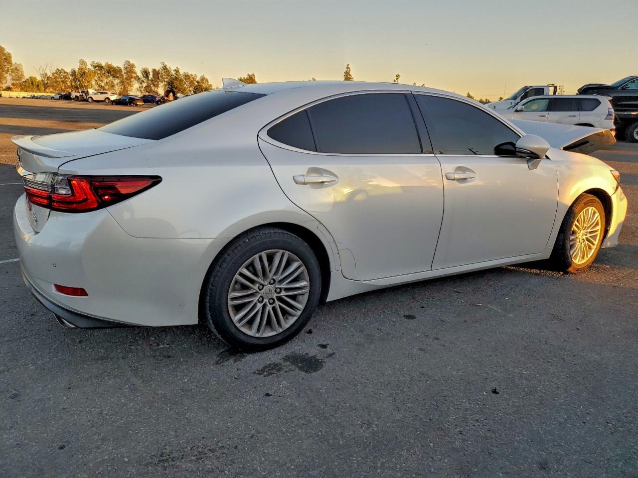 2016 Lexus Es 350 - Image 3