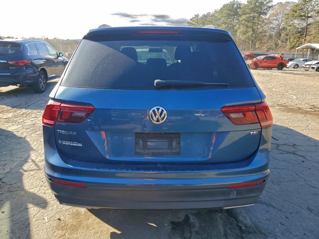 2018 Volkswagen Tiguan S - Фото 6
