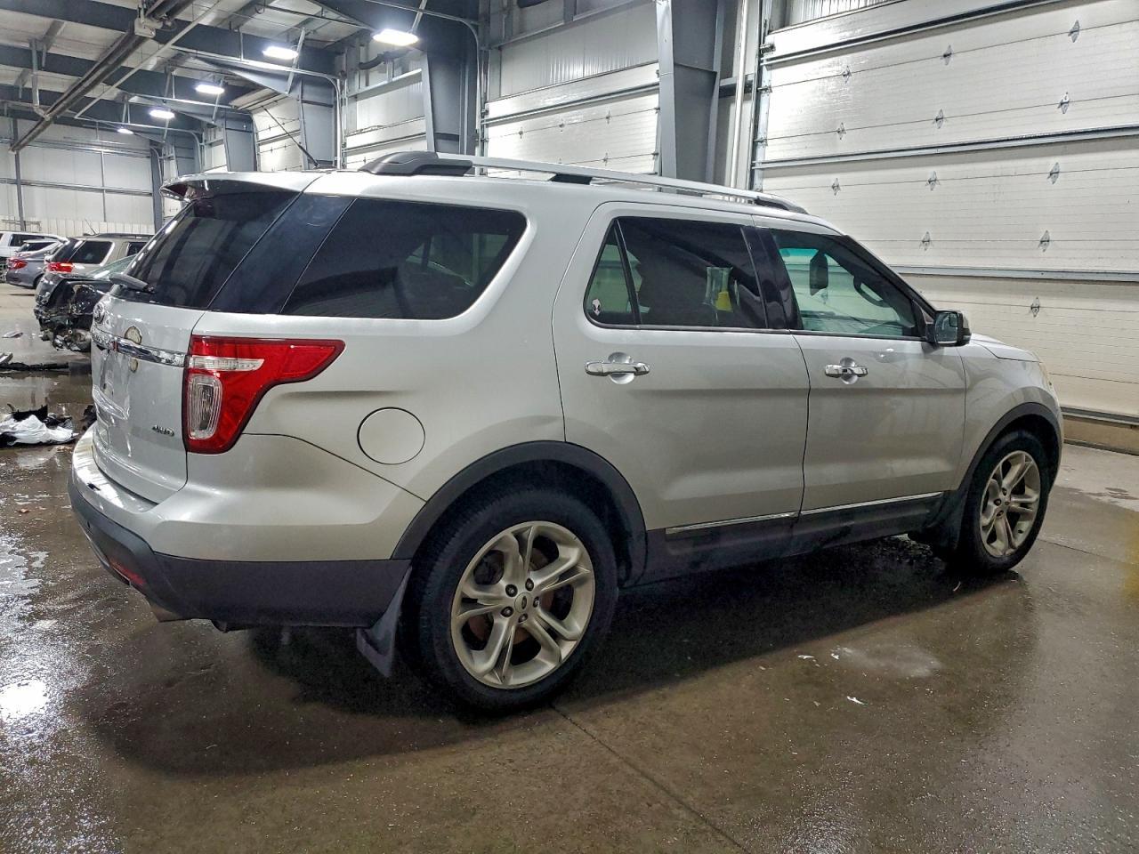 2014 Ford Explorer Limited - Image 3