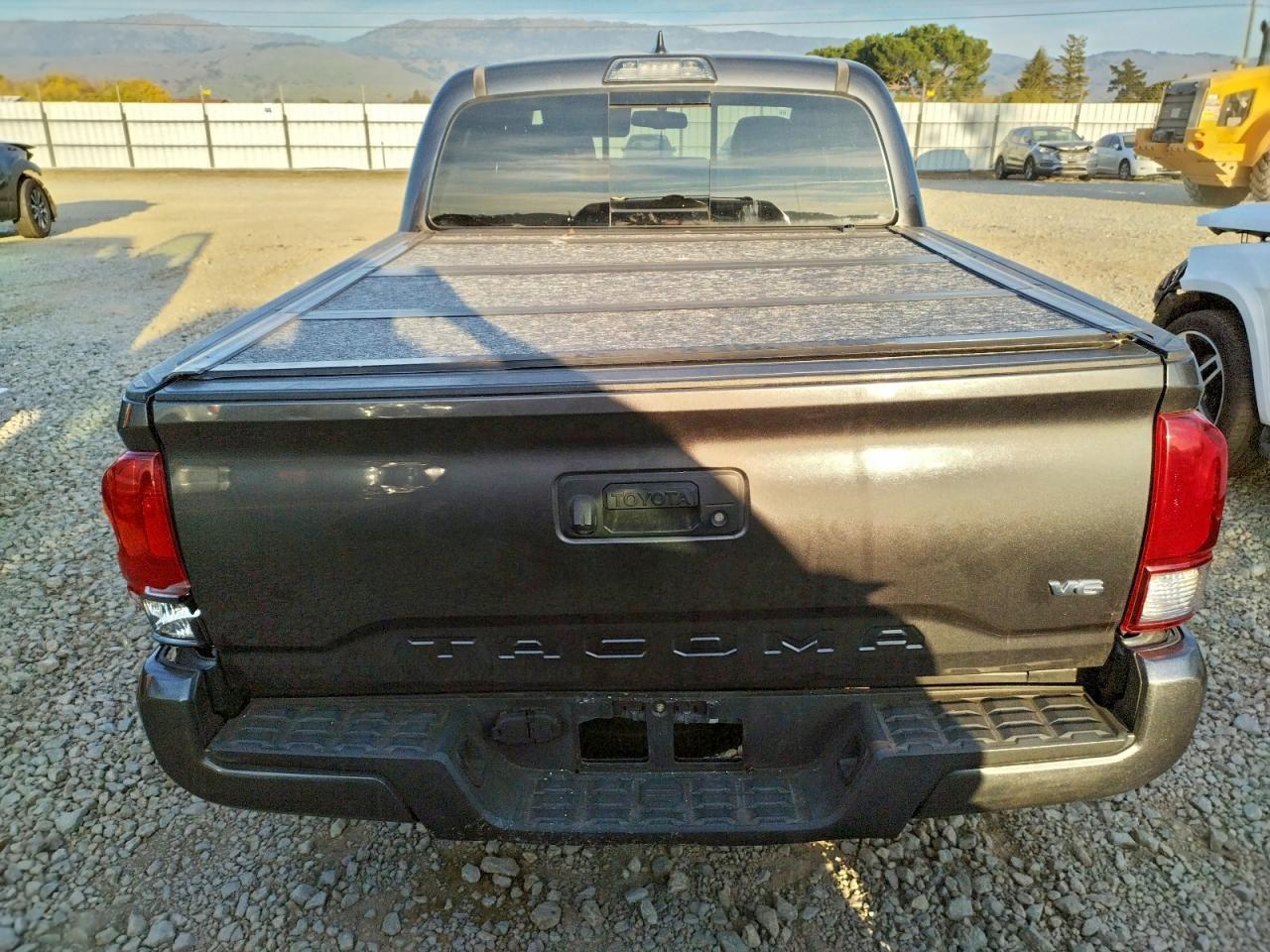 2017 Toyota Tacoma Double Cab - Image 6