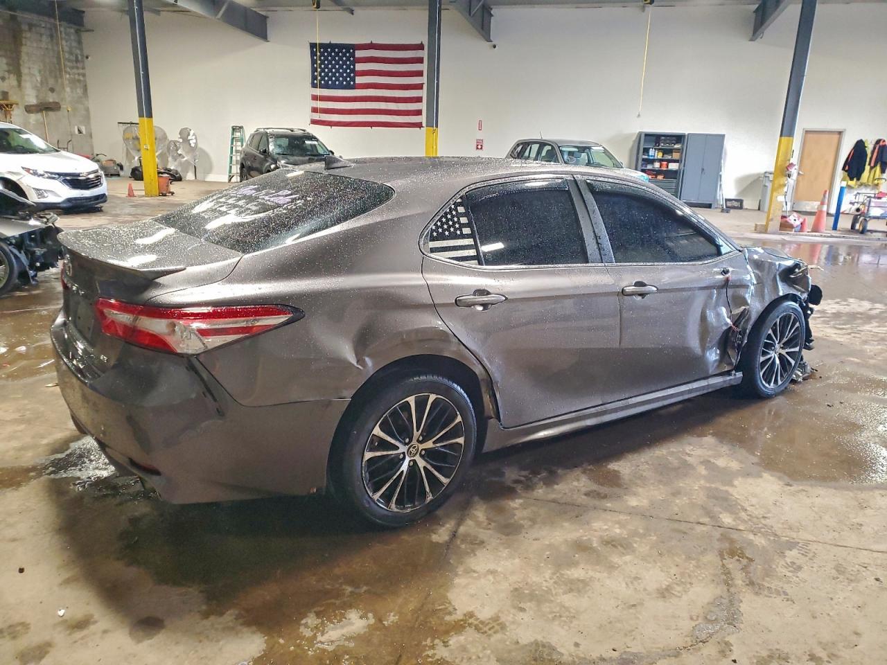 2020 Toyota Camry Se - Image 3