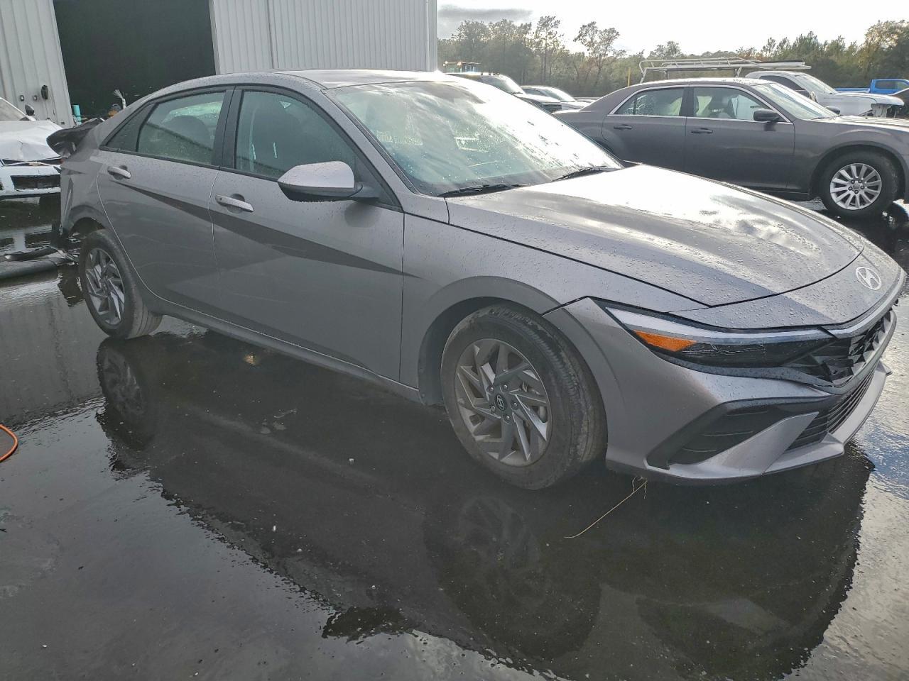 2024 Hyundai Elantra Sel - Image 4