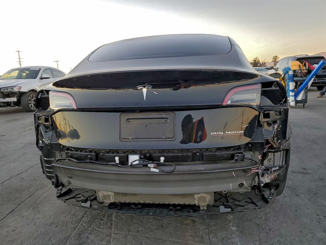2023 Tesla Model 3 - Фото 6