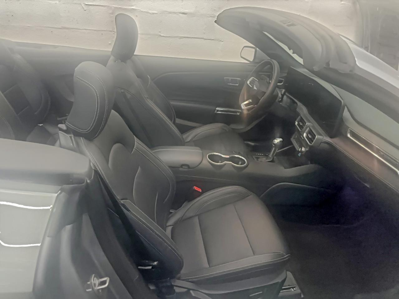 2025 Ford Mustang - Image 5