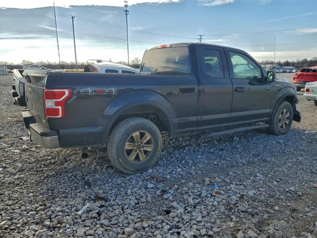 2018 Ford F150 Super Cab - Фото 3