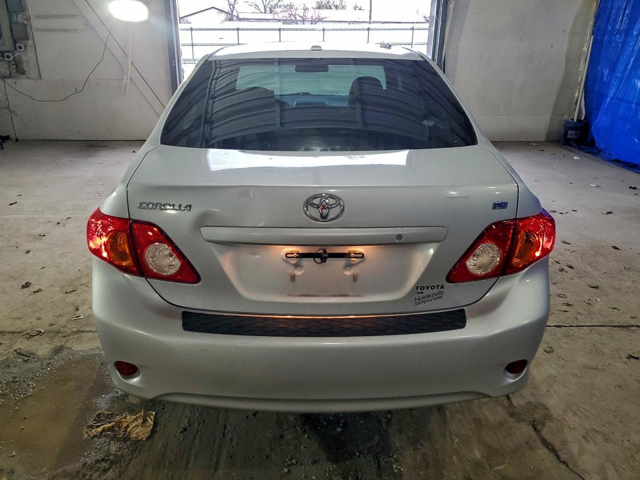 2010 Toyota Corolla Base - Фото 6