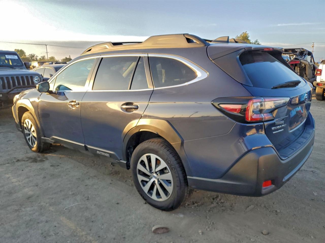 2025 Subaru Outback Premium - Фото 2