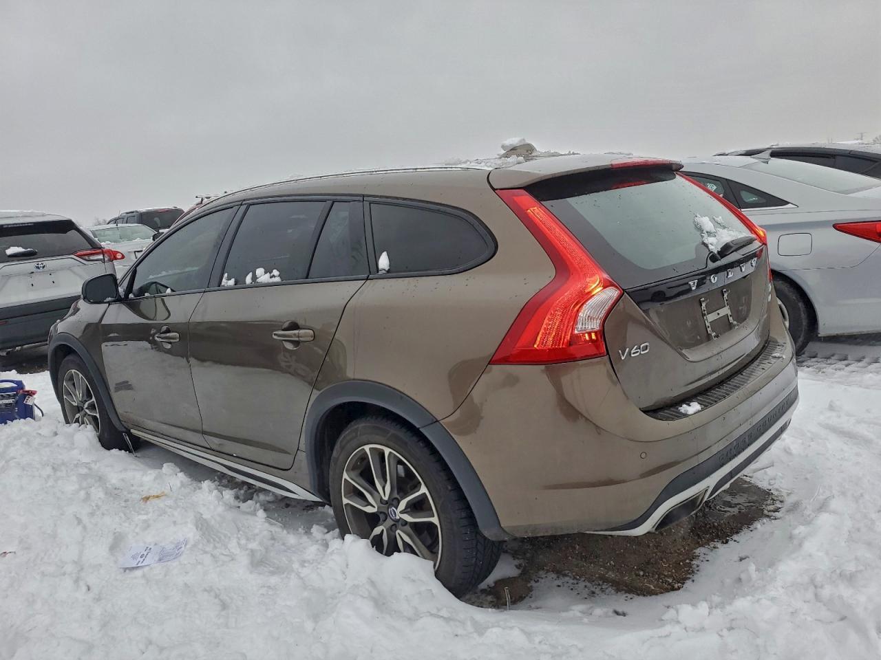 2017 Volv V60 Cross Country Platinum - Фото 2