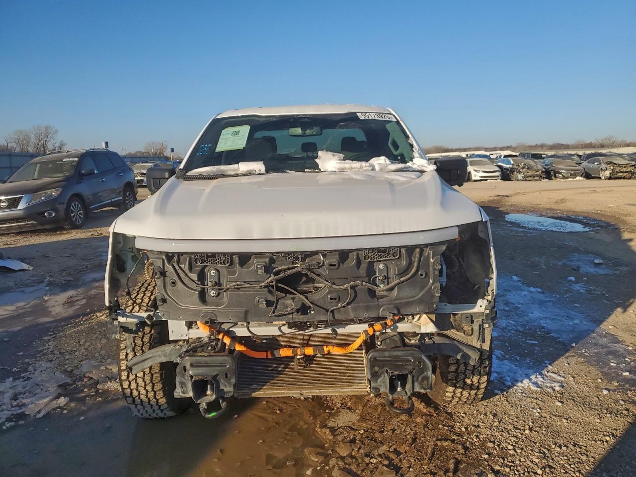 2022 Ford F150 Lightning Pro - Фото 5