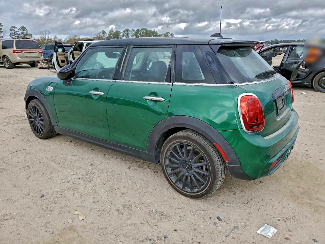 2020 Mini Cooper S - Фото 2