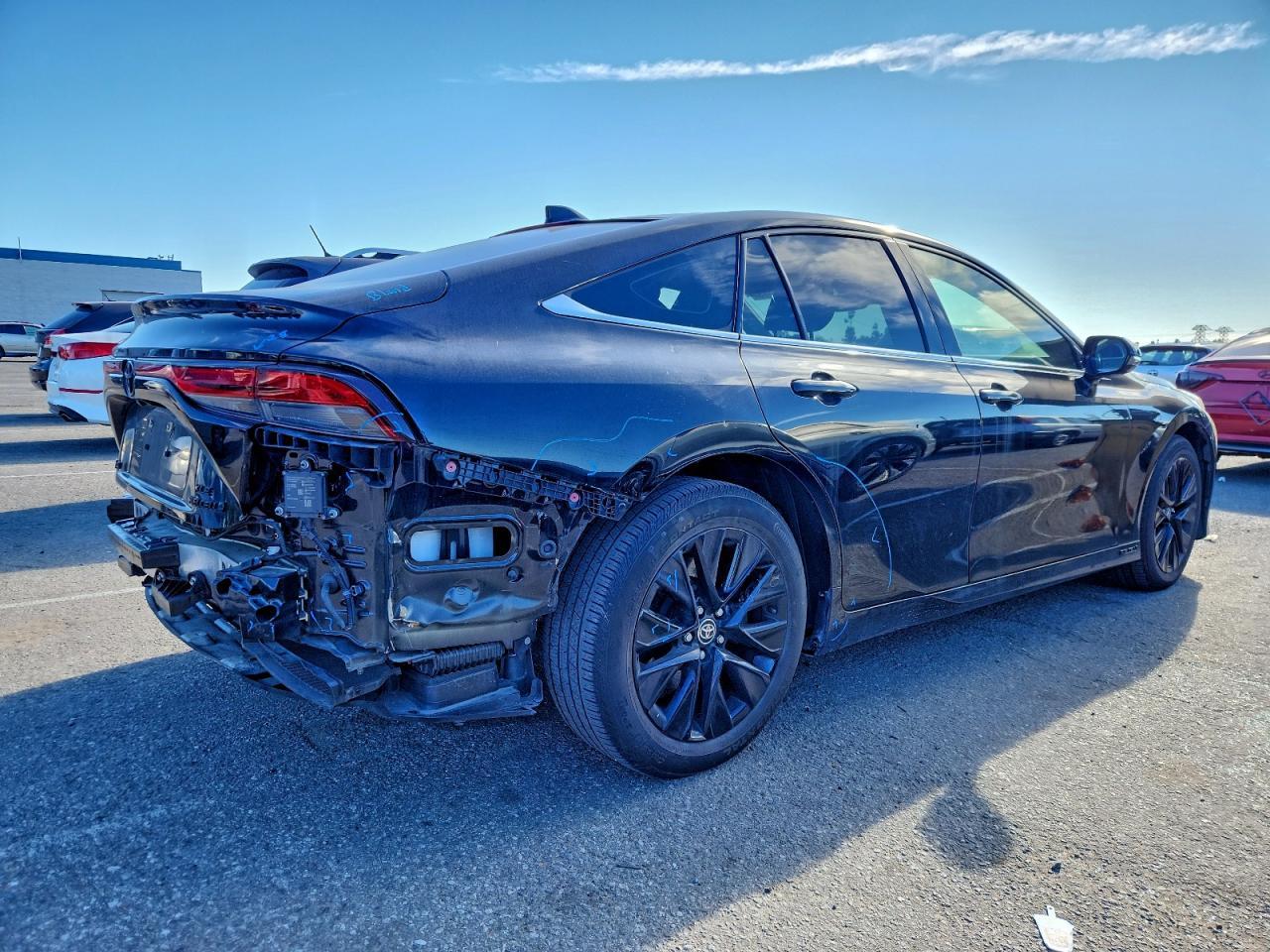 2022 Toyota Mirai Le - Фото 3