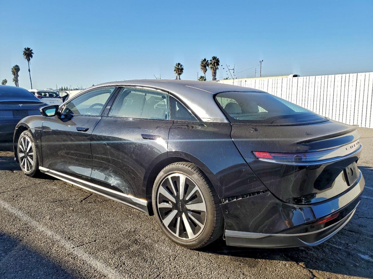 2022 Lucid Motors Air Dream - Image 2