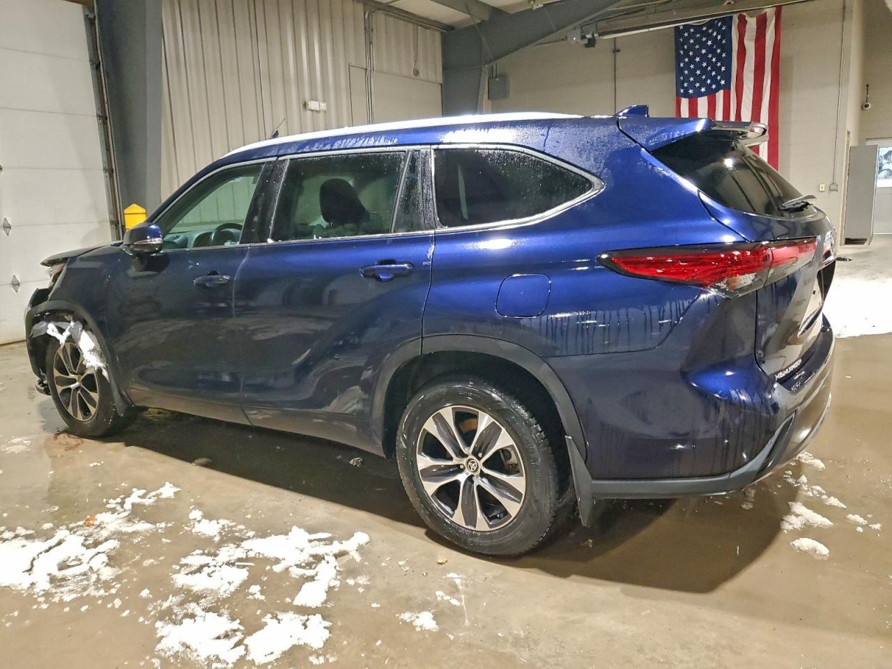 2022 Toyota Highlander Xle - Фото 2