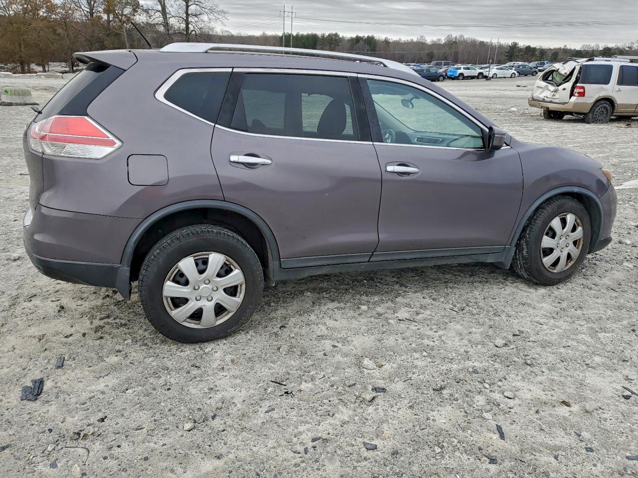 2016 Nissan Rogue S - Image 3