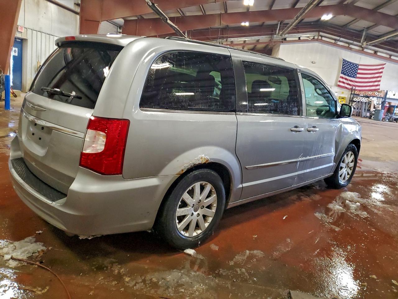 2015 Chrysler Town & Country Touring - Фото 3