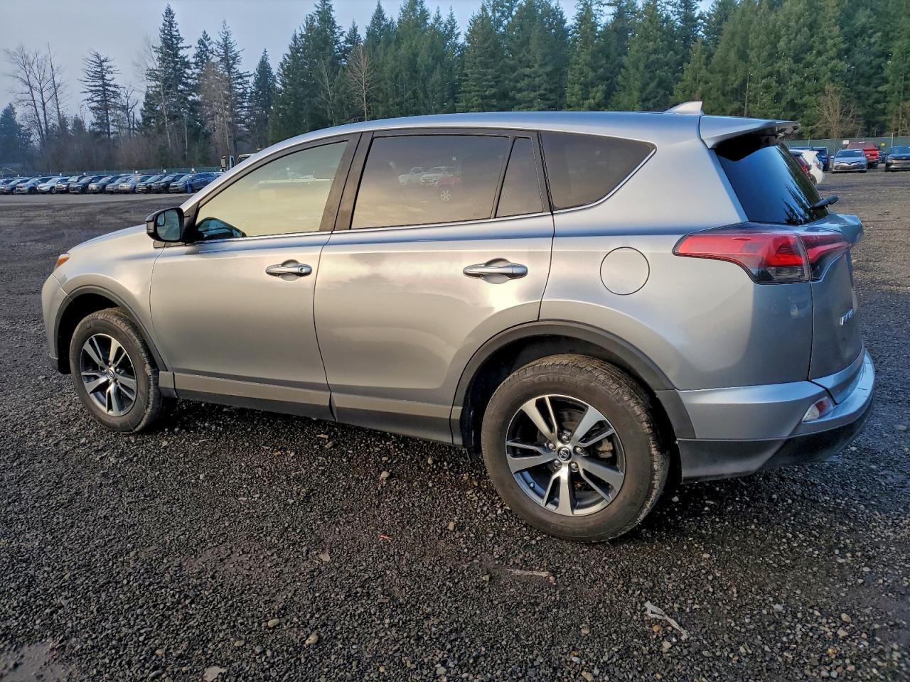 2018 Toyota Rav4 Le - Фото 2
