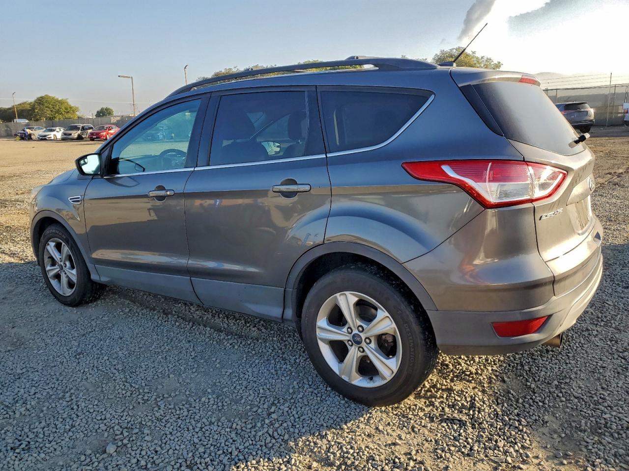 2013 Ford Escape Se - Фото 2