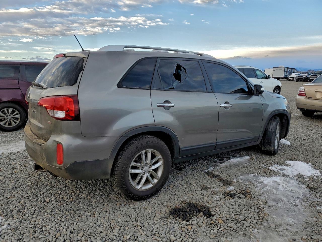 2014 Kia Sorento Lx - Image 3