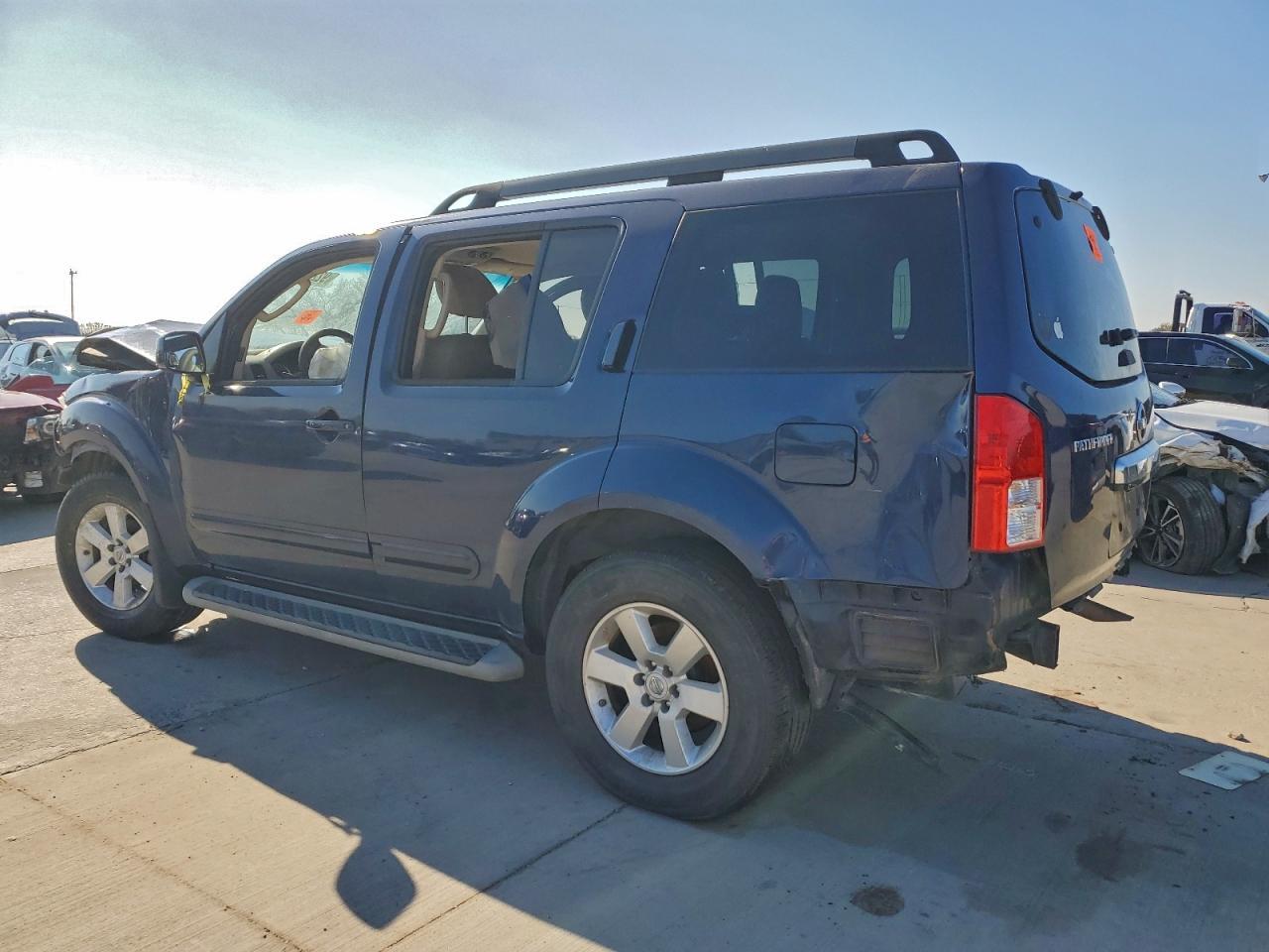 2012 Niss Pathfinder - Фото 2