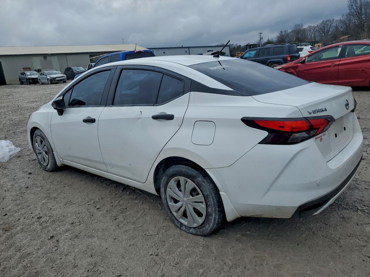 2021 Nissan Versa S - Фото 2