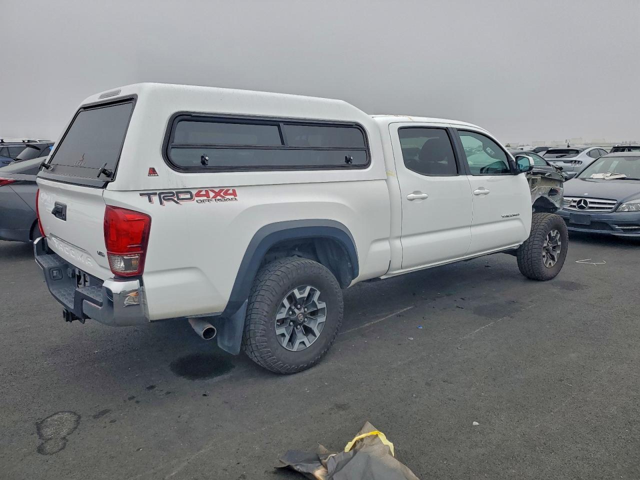 2017 Toyota Tacoma Double Cab - Image 3
