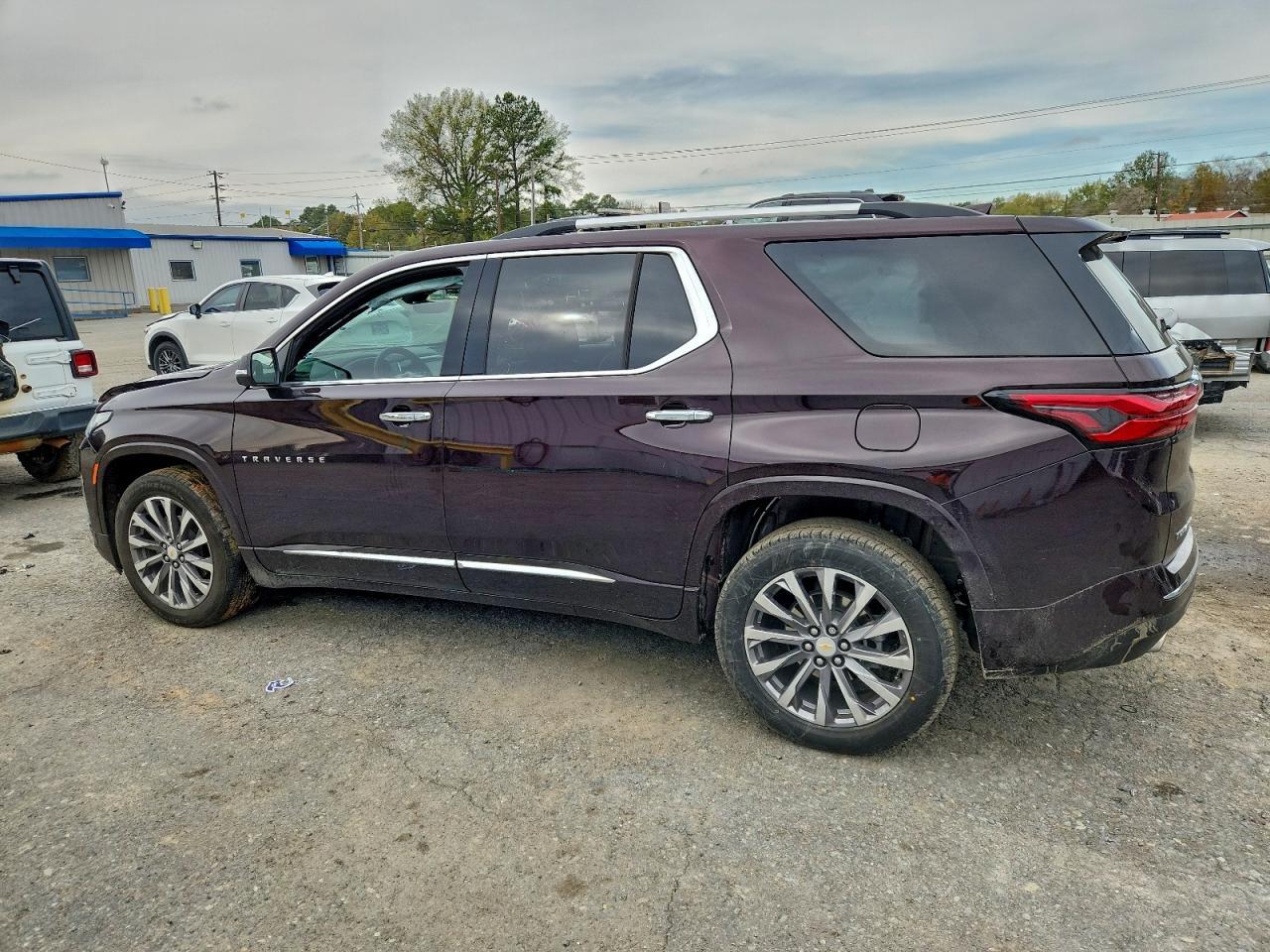2023 Chevrolet Traverse Premier - Image 2