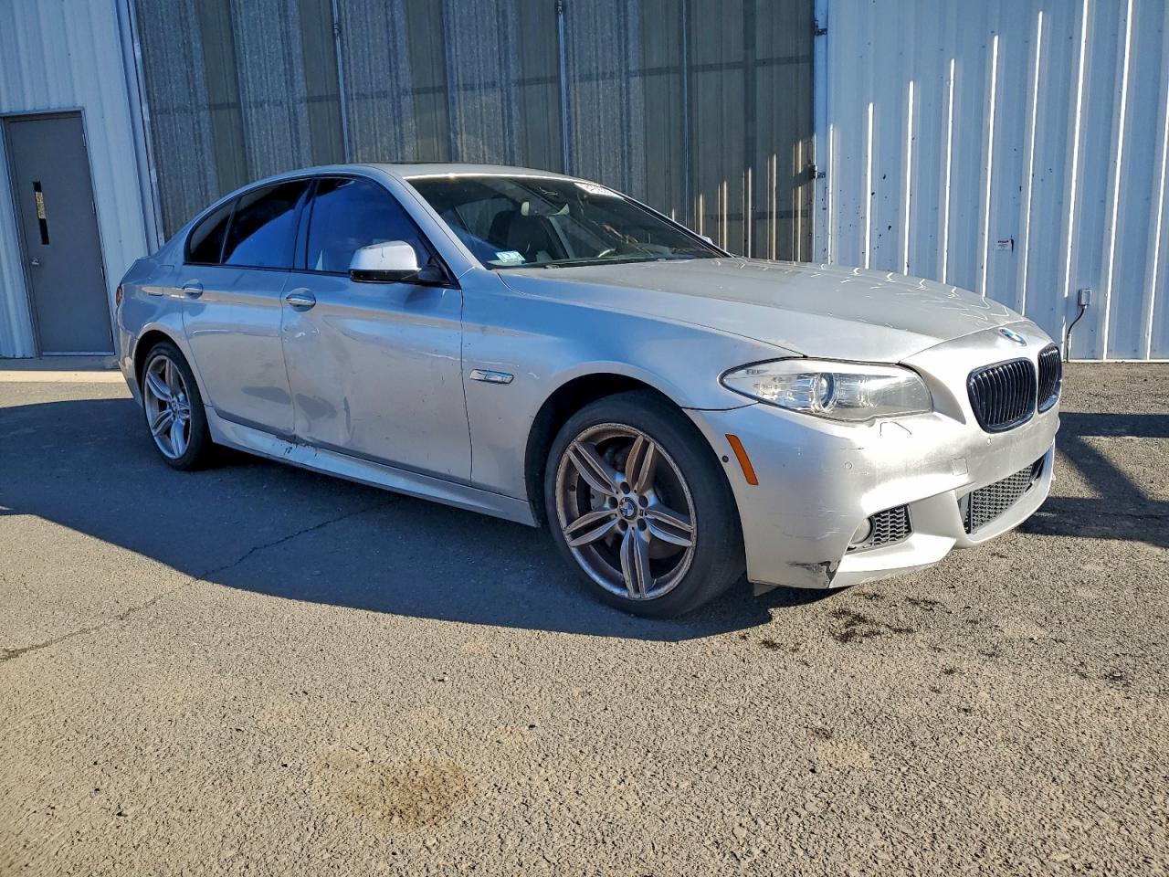 2013 BMW 550 Xi - Image 4