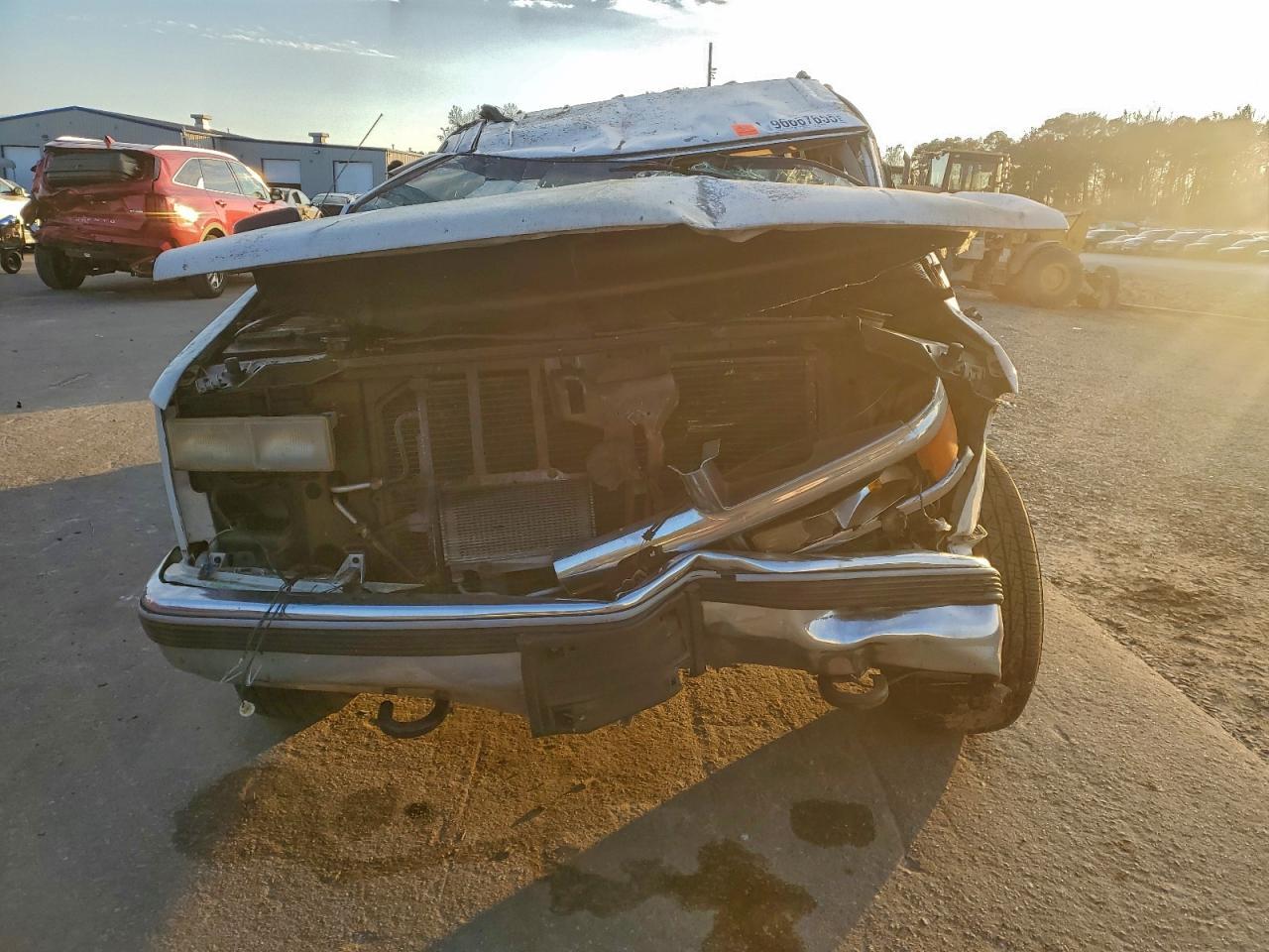 1999 Chevrolet Tahoe K1500 - Фото 5