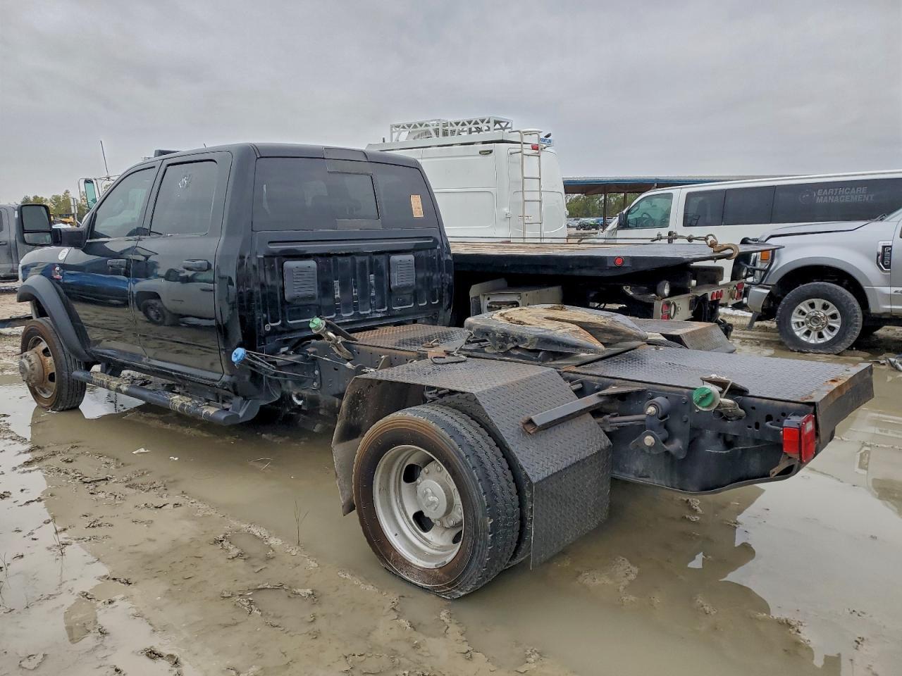 2023 Ram 5500 - Image 2