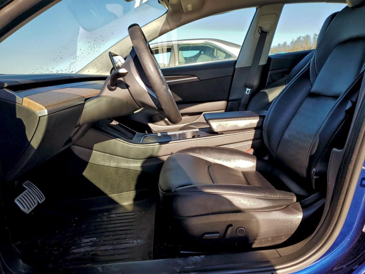 2022 Tesla Model 3 - Фото 7