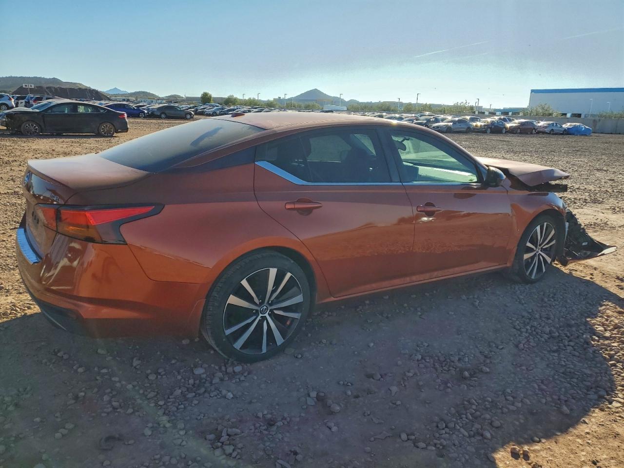 2022 Nissan Altima Sr - Фото 3