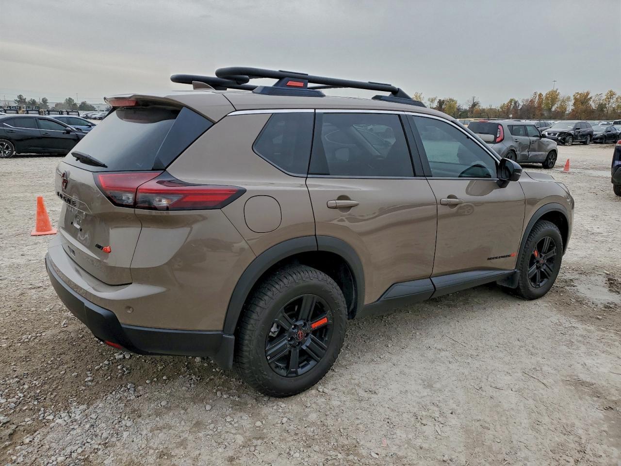 2025 Nissan Rogue Sv - Image 3