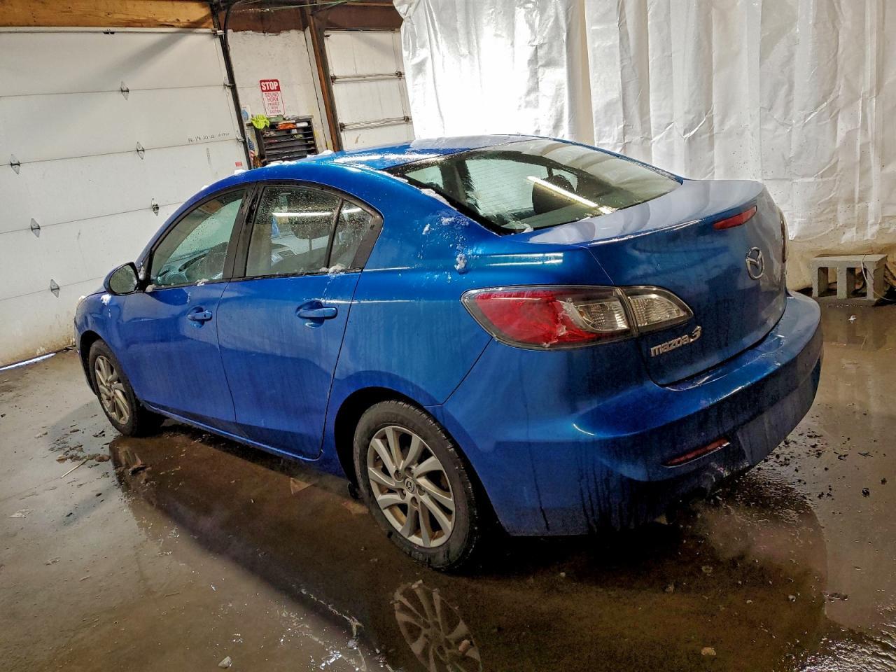 2012 Mazda 3 I - Image 2