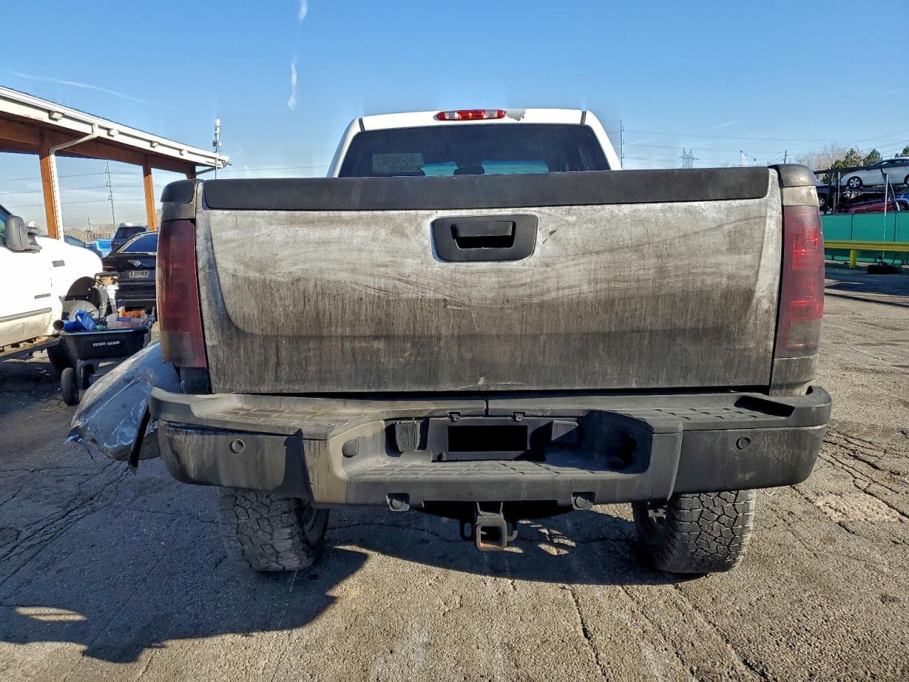 2007 GMC Sierra K2500 Heavy Duty - Image 6