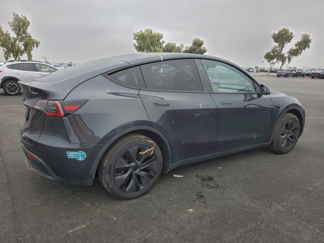 2025 Tesla Model Y - Image 3