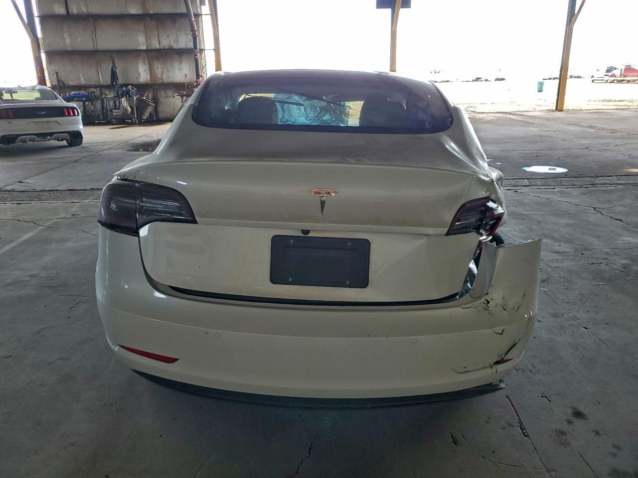2022 Tesla Model 3 - Фото 6