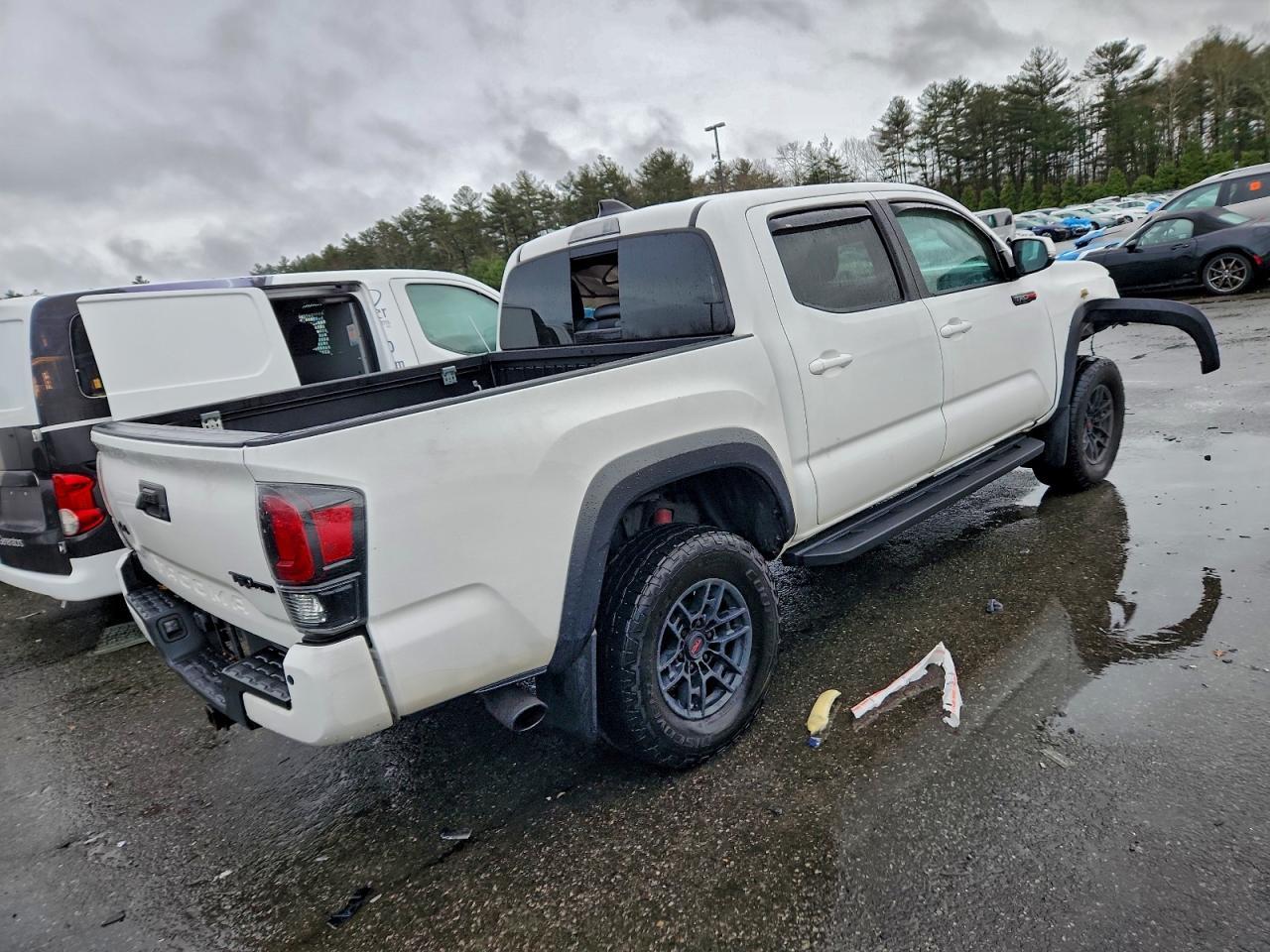 2020 Toyota Tacoma Double Cab - Image 3