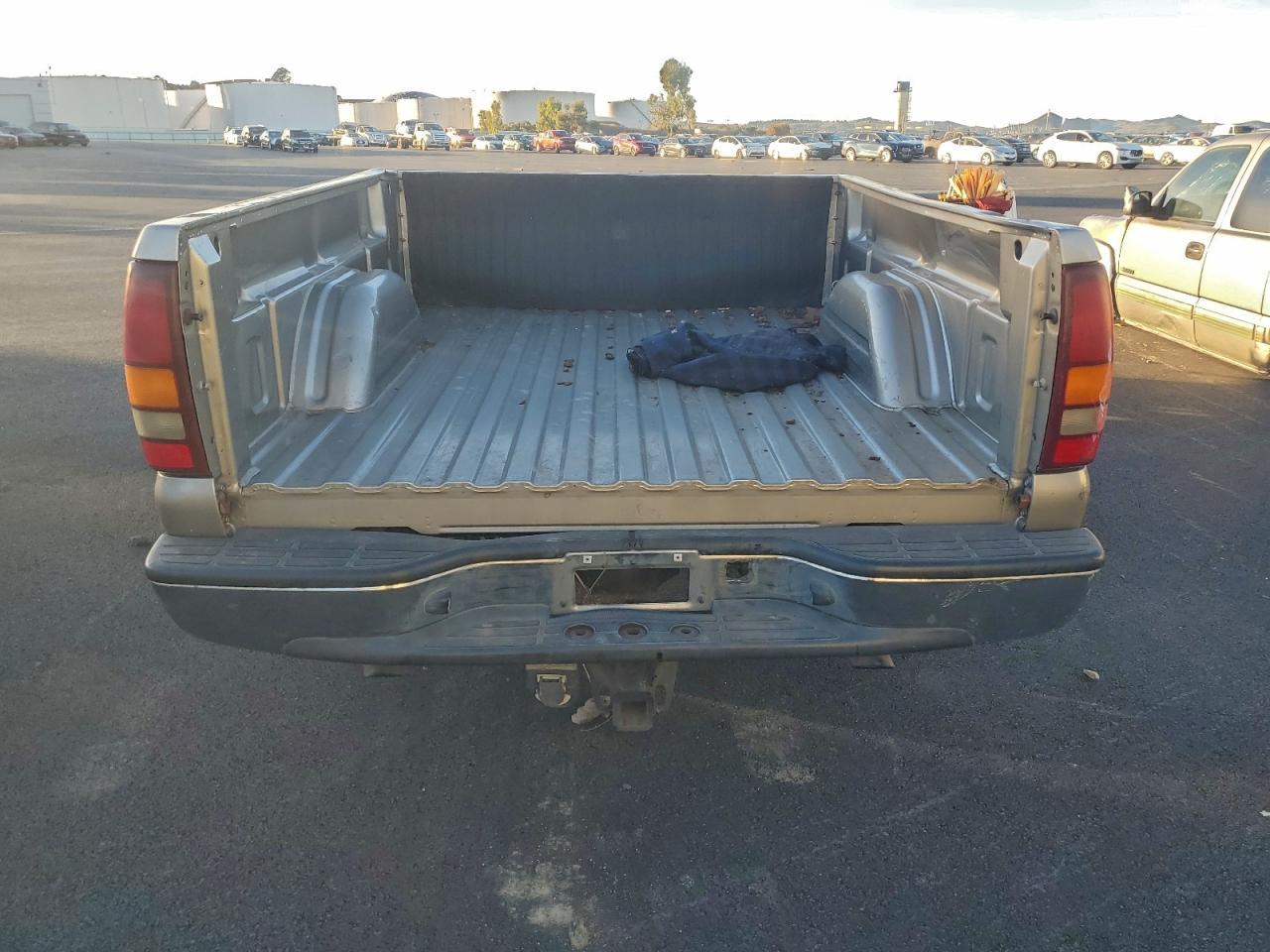 2002 Chevrolet Silverado K1500 - Image 6