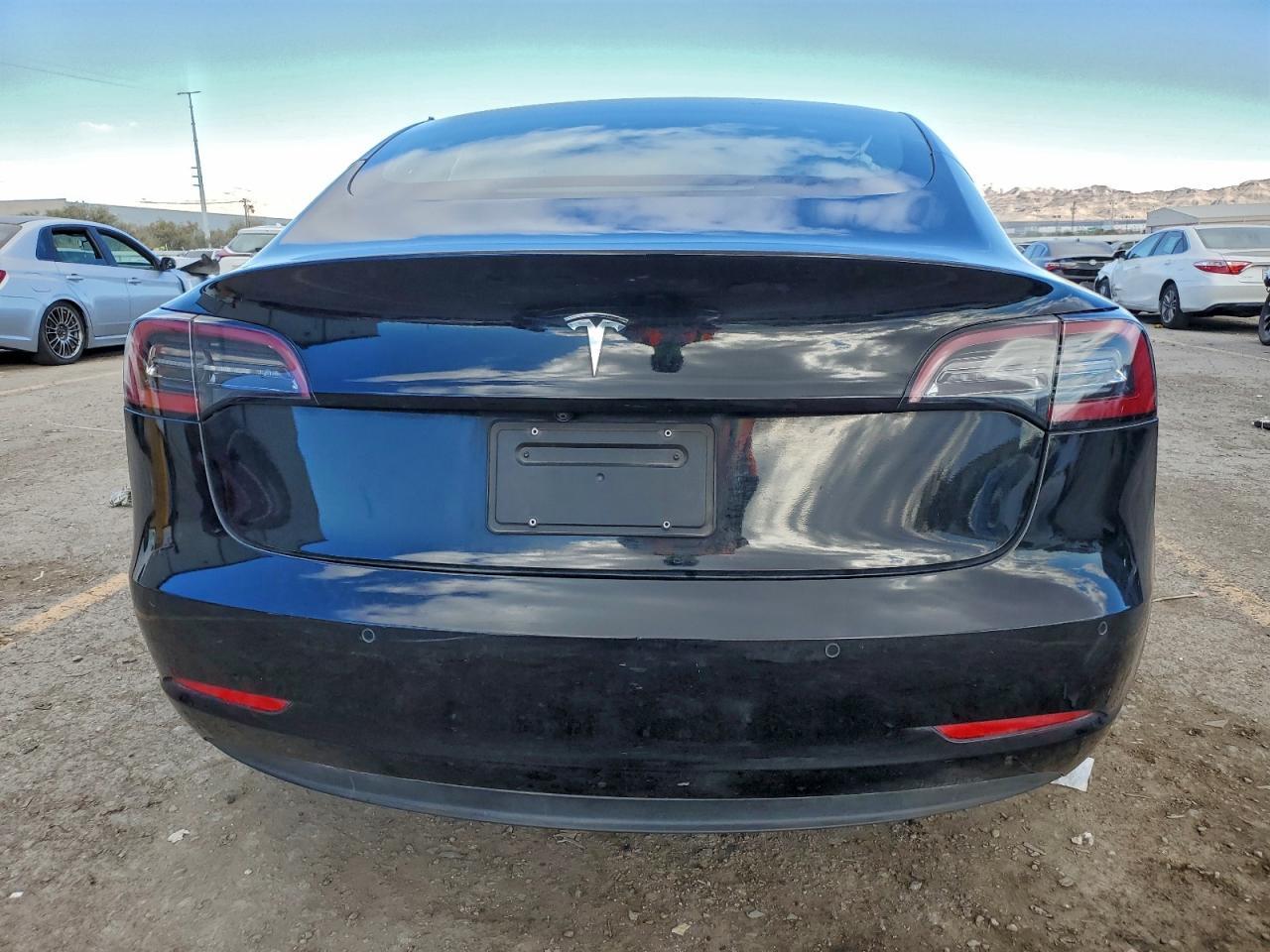 2020 Tesla Model 3 - Фото 6